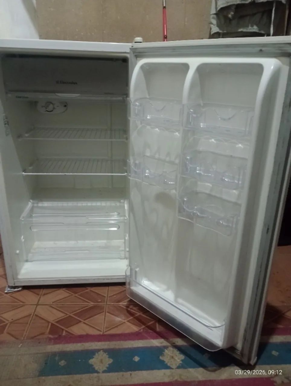 Frigobar em ótimo estado funcionando  perfeitamente muito lindo  - Foto 4