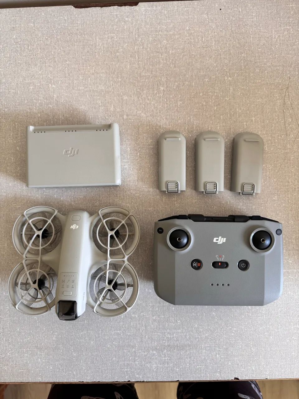 DJI NEO - Fly more combo