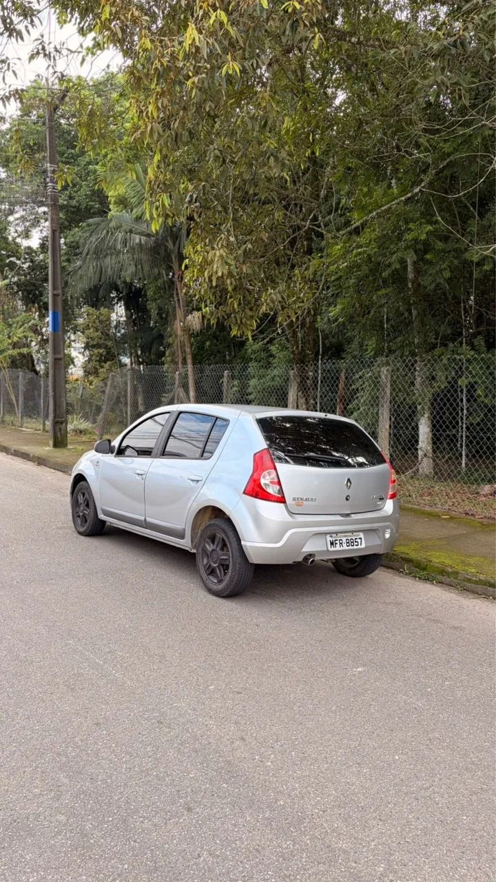 Renault Sandero 2010