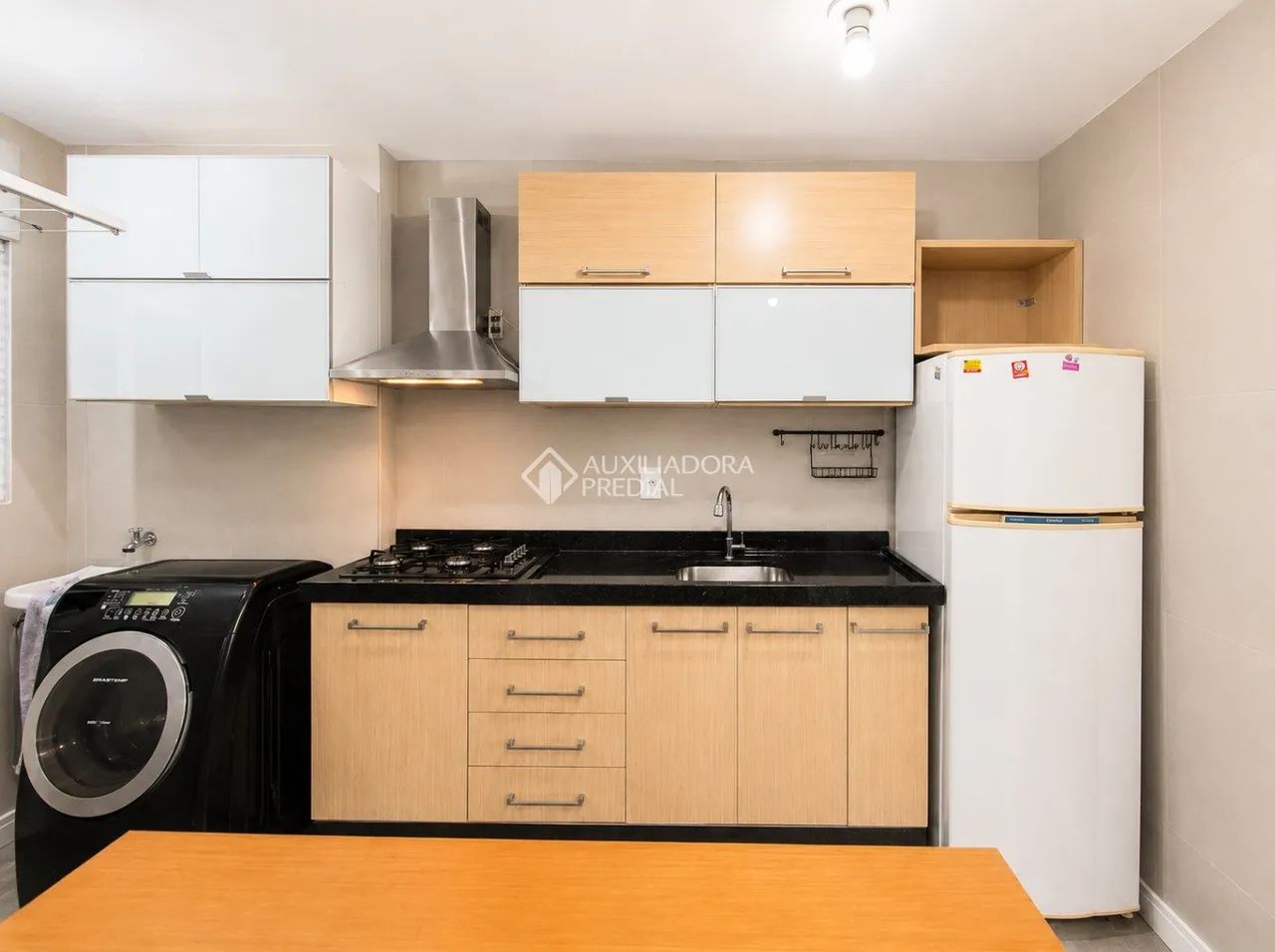 Apartamento 2 dormitórios mobiliado para locação na Palhoça. - Foto 3
