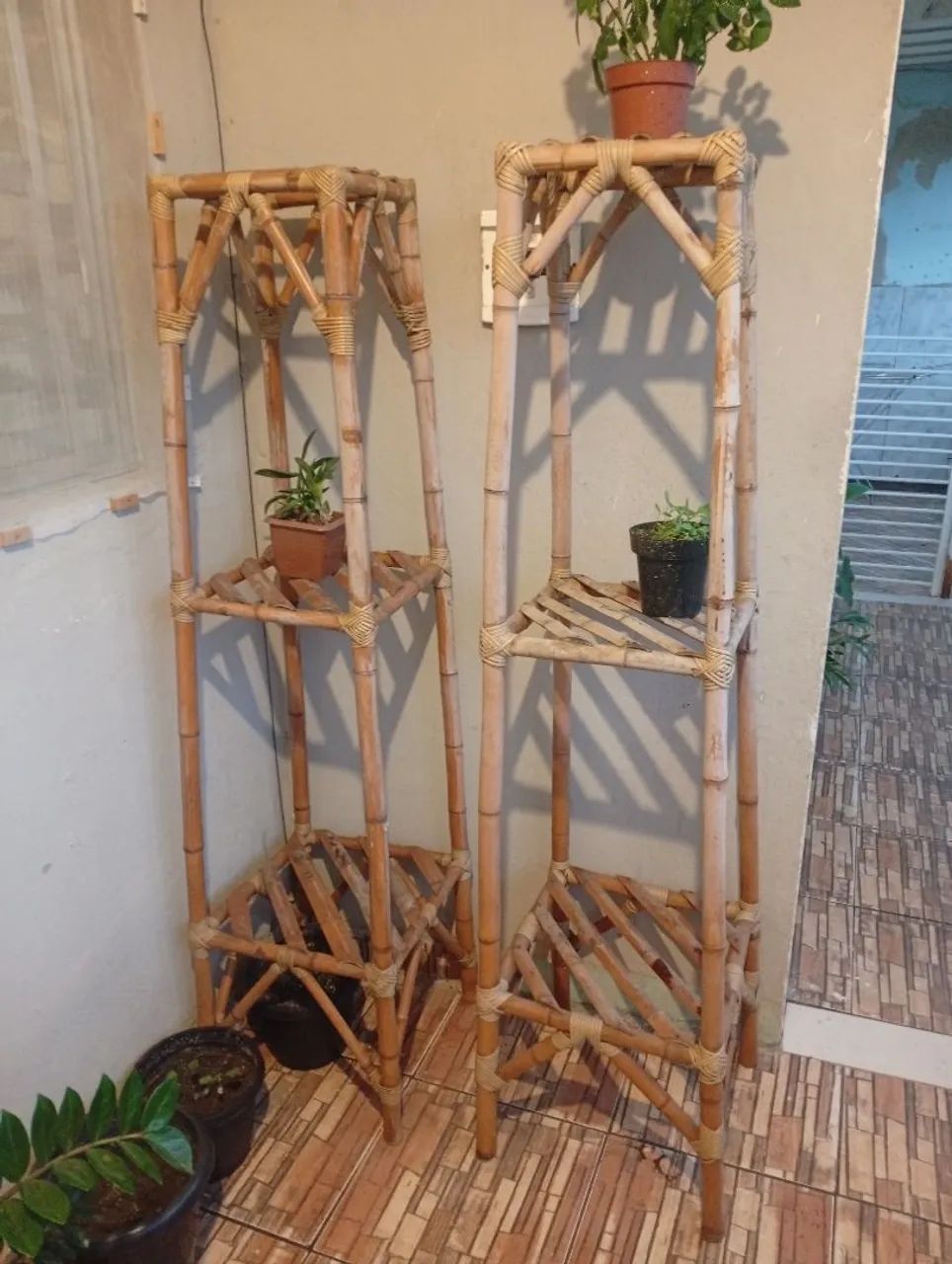 2 Prateleiras de Bambu Para Plantas - Foto 2