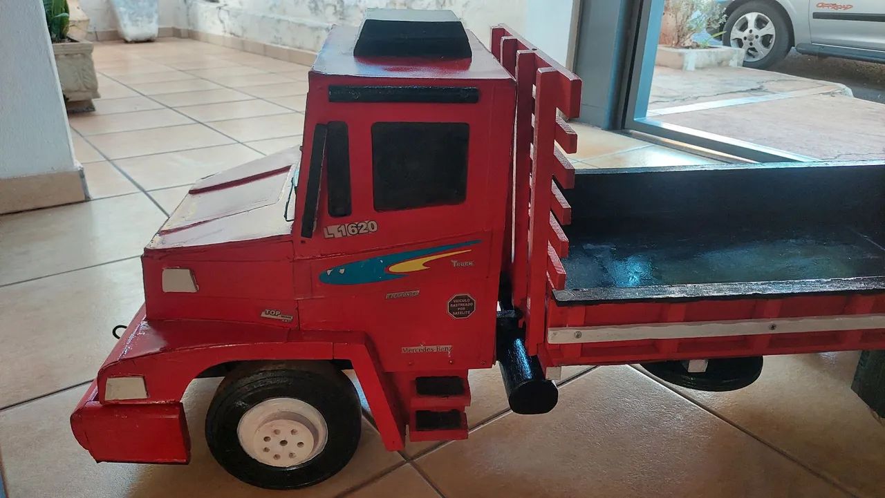 Caminhão de Brinquedo feito em Madeira - Foto 3