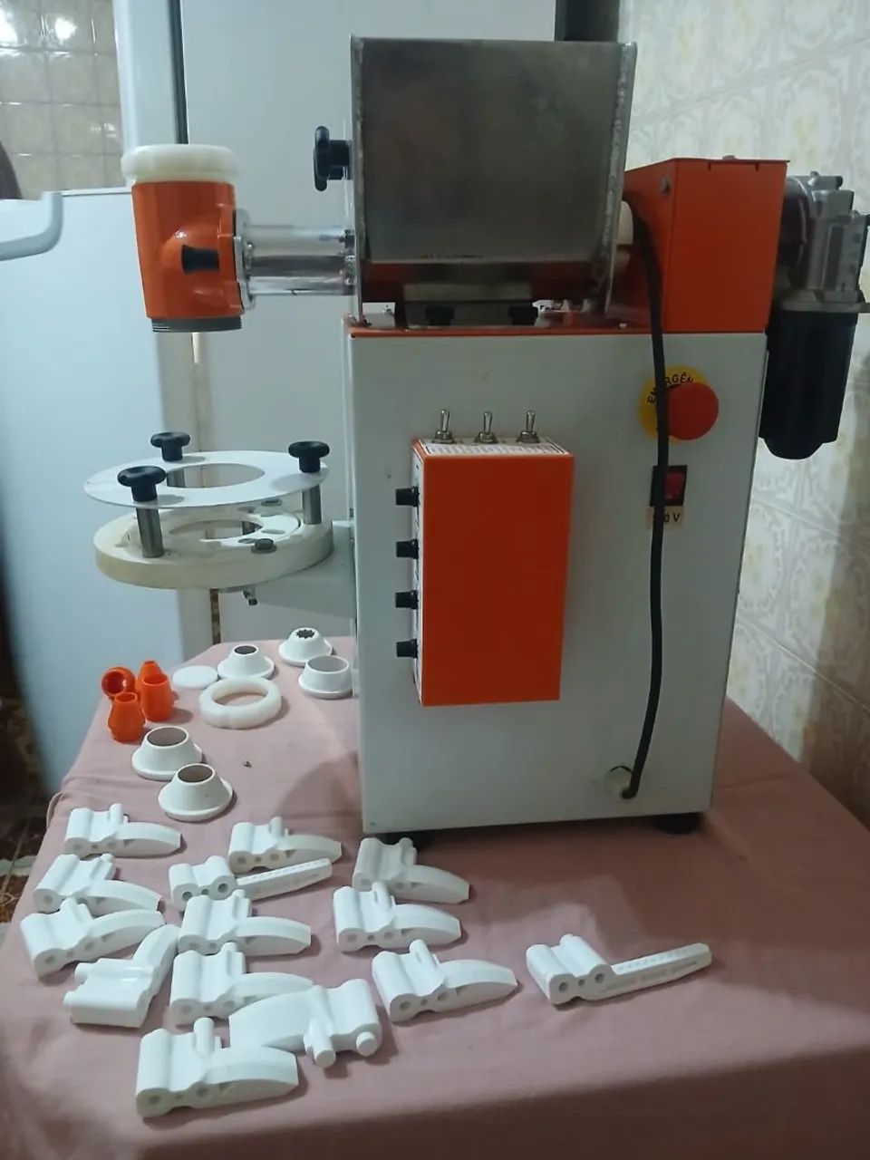 Máquina modeladora automática de salgados - Foto 2