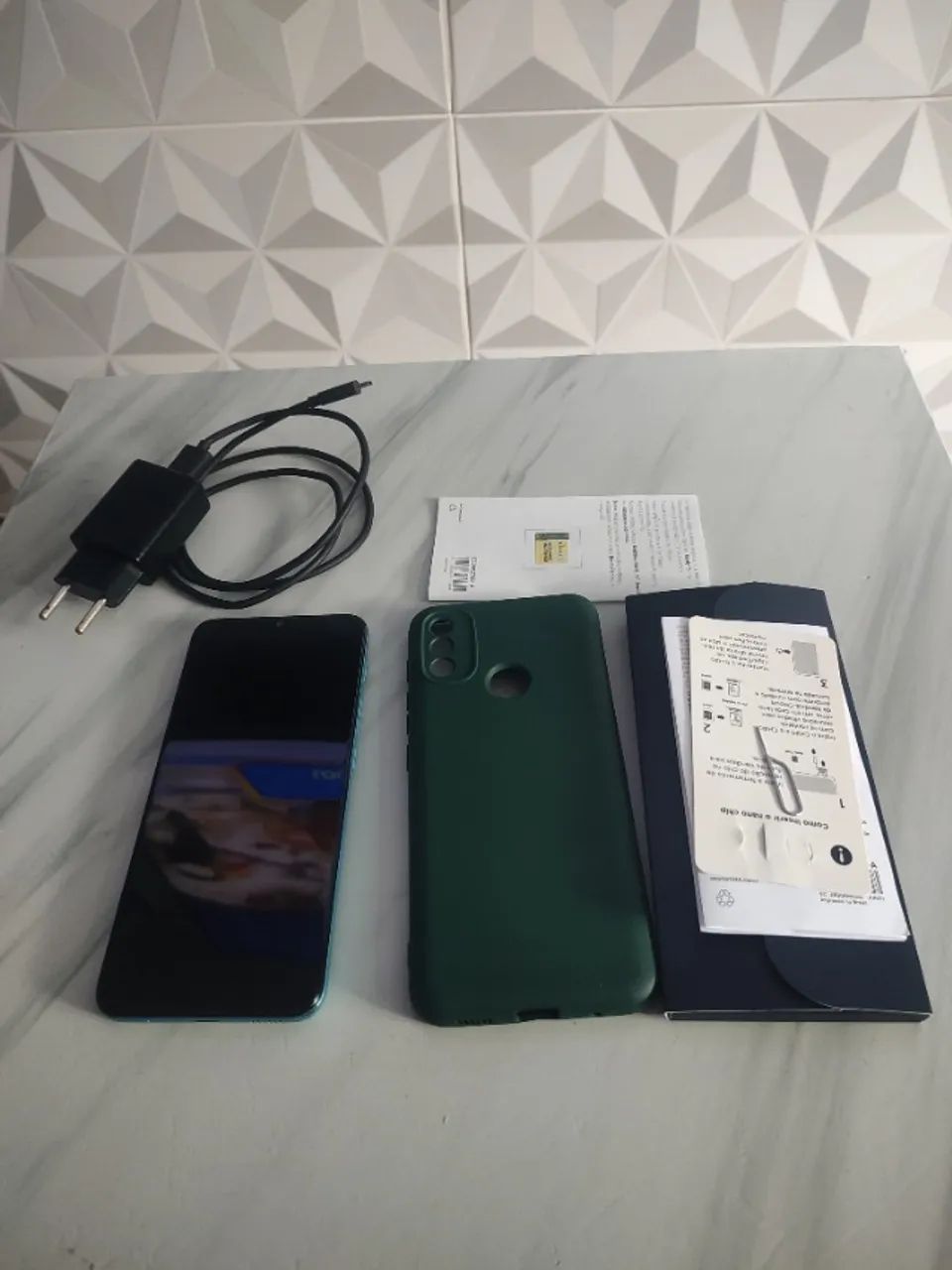 Celular Motorola E20 R$ 240,00