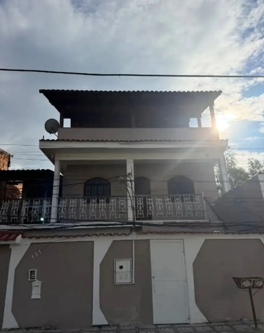 CASA COM 2 QUARTOS EM KENNEDY - ACEITO ENTRADA