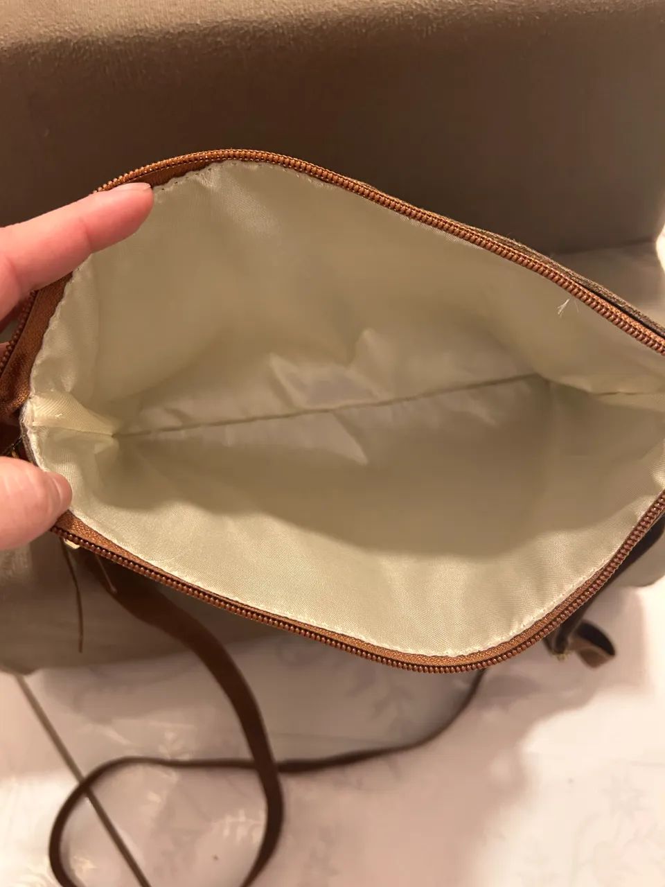 Bolsa camurça simples sem divisória de franja marrom  - Foto 4