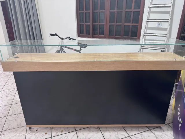 Balcão em MDF com expositor de vidro - Foto 3
