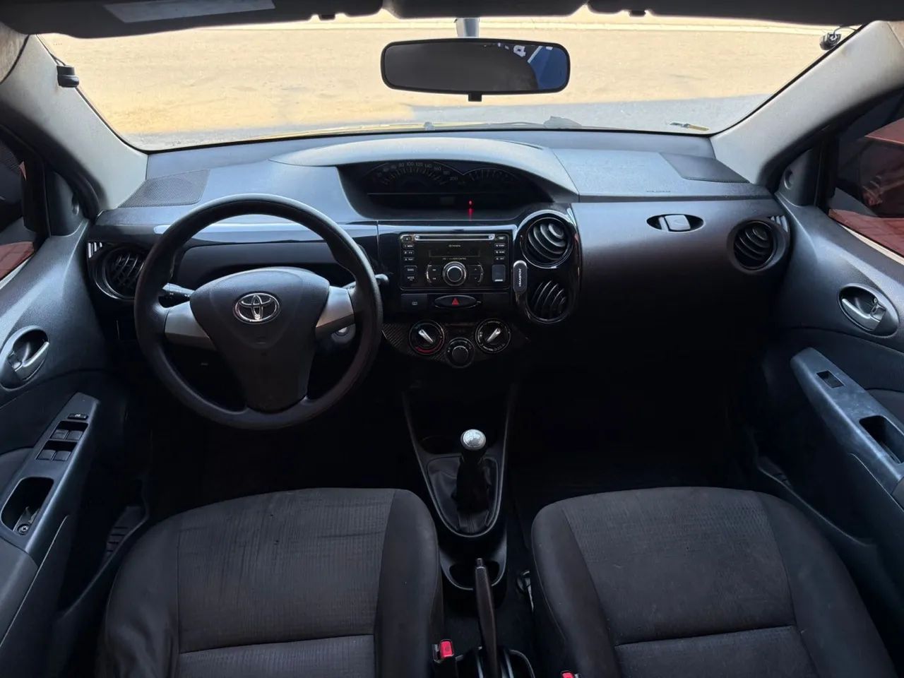 Toyota Etios 1.3 Flex 16V 5p Mec., foto 9 de 18