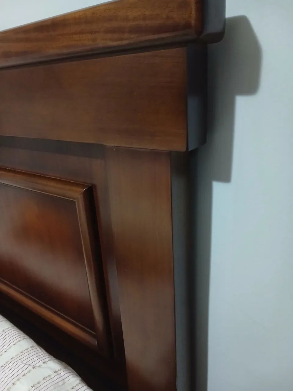 Cama de casal em madeira maciça em ótimo estado  - Foto 5