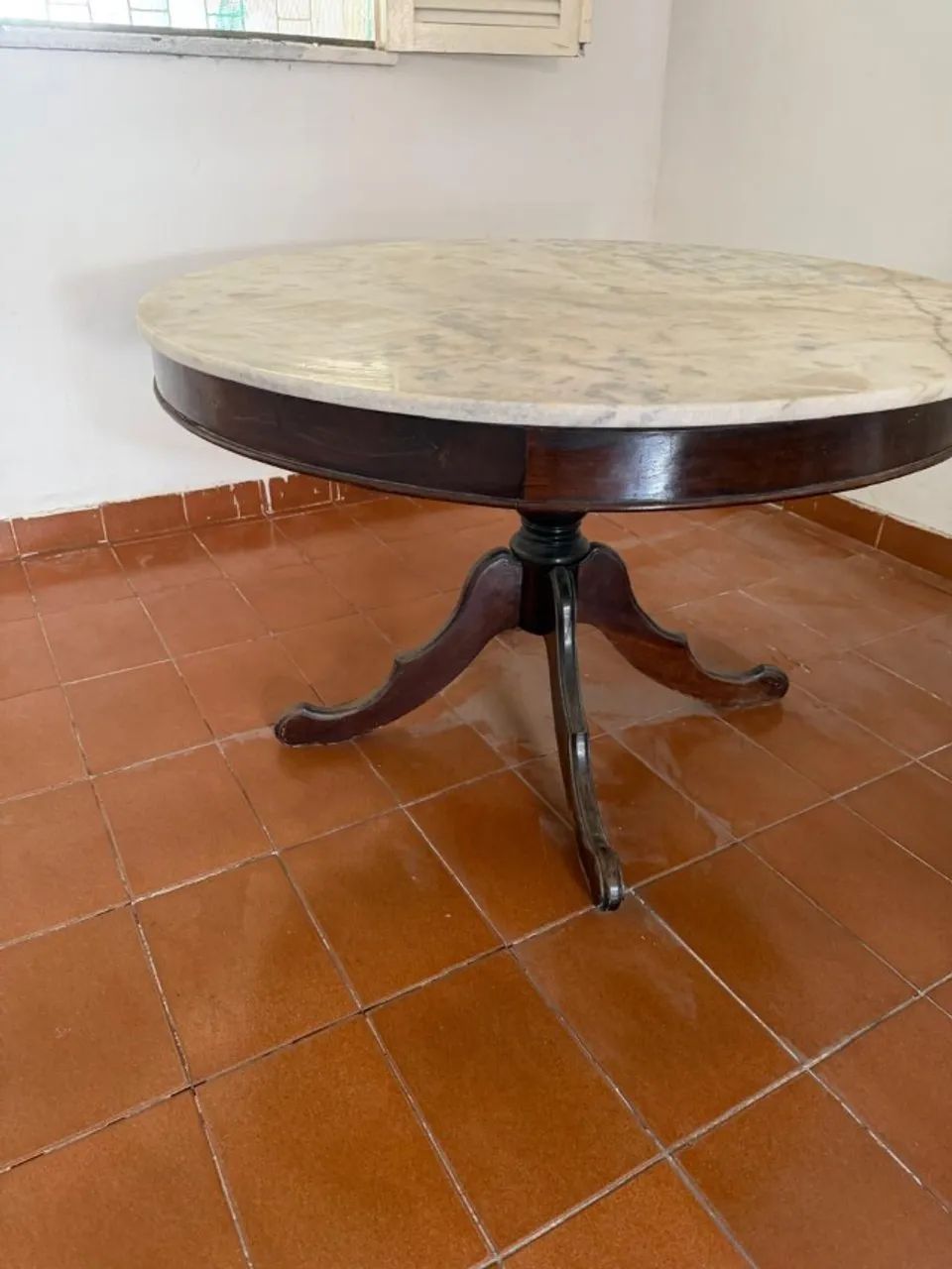 Mesa de madeira maciça com mármore rústica - Foto 2
