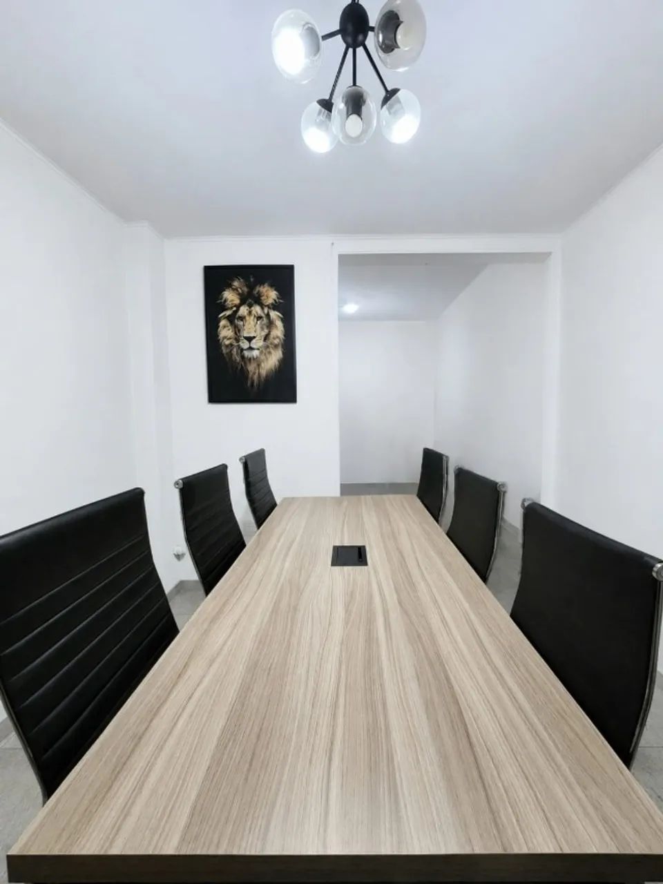 Mesa de Escritório com 6 Cadeiras Presidente - Foto 2
