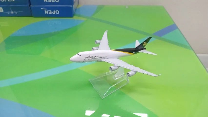 AVIÃO 747 da UPS - MINIATURA 16cm - PRESENTEAR / COLECIONAR - Foto 4