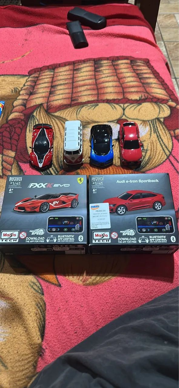 Die-cast Maisto carrin controlado por Bluetooth do celular 