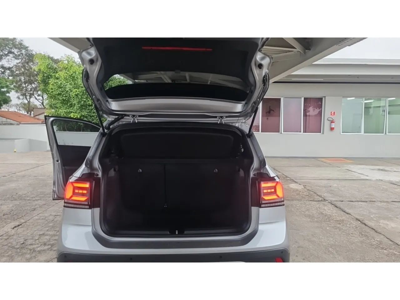 Volkswagen T-Cross Highline 1.4 TSI Flex 16V 5P AUT, foto 14 de 17