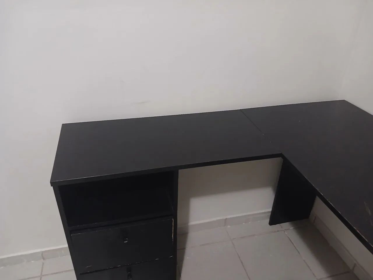 Escrivaninha em L, na cor preta  - Foto 3