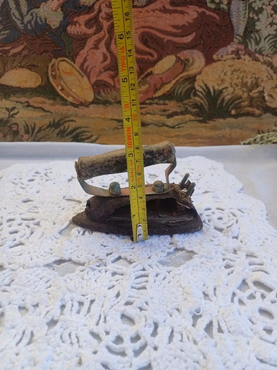 Ferro de engomar miniatura antigo com defeitos  - Foto 5