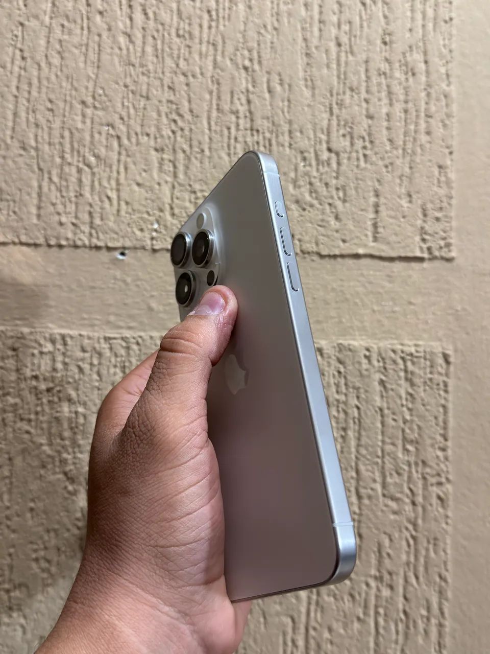 iPhone 15 pro max 256 silver impecável - Celulares e Smartphones