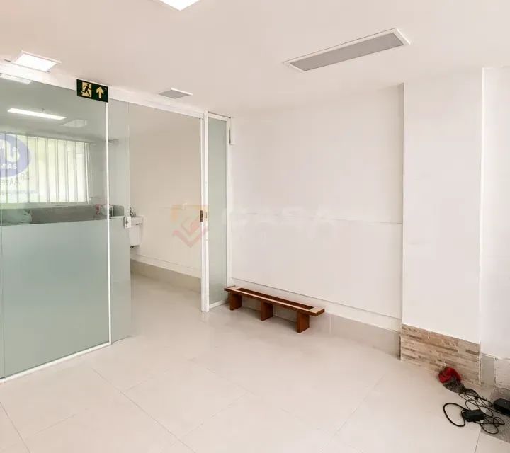 Prédio/Edifício inteiro com 2 quartos, 1 vaga, 52 m²  Loja Comercial com Mezanino à Venda - Foto 2