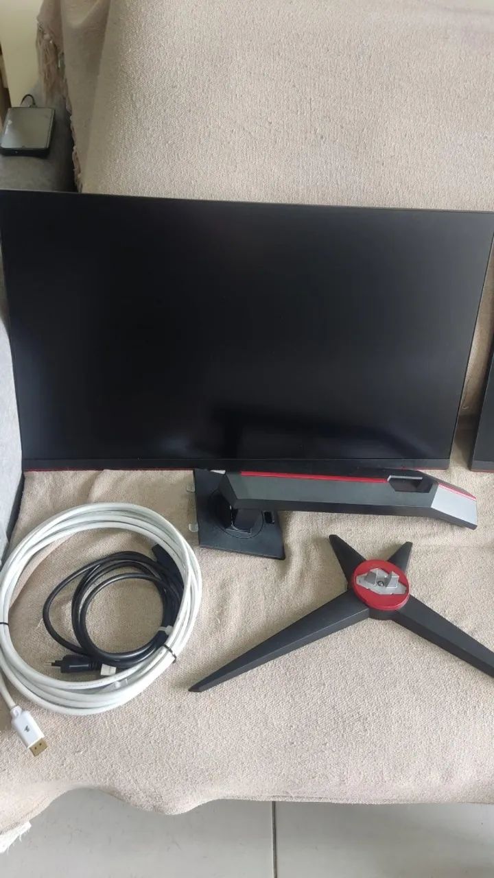 3x Monitores 144Hz - 1ms - 27" - AOC - Foto 2