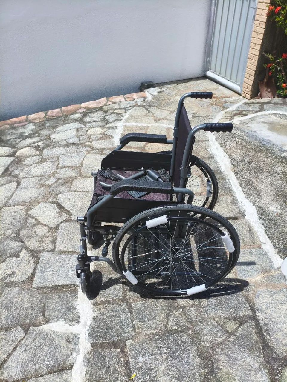 Cadeira De Rodas Seminova - Foto 2