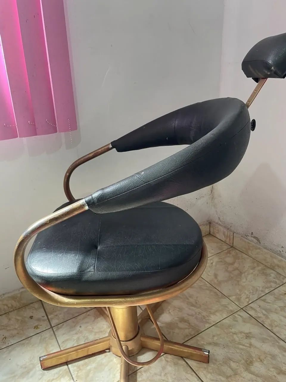 Vende-se cadeira de salão  - Foto 2