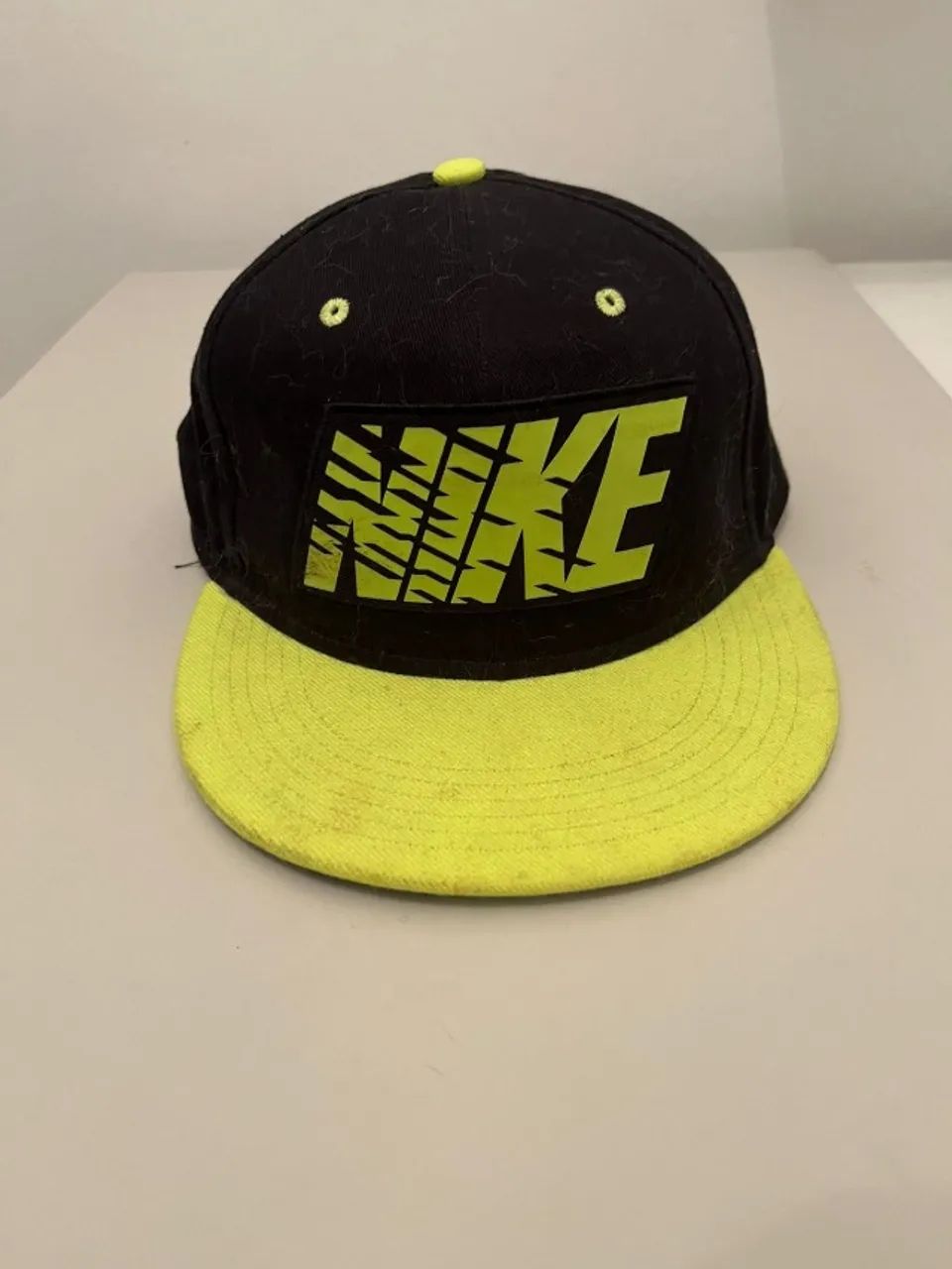 Boné Nike True Snapback Original Preto e Amarelo Neon