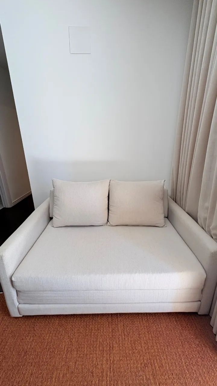 Sofá cama bege (em linho) - impecável 