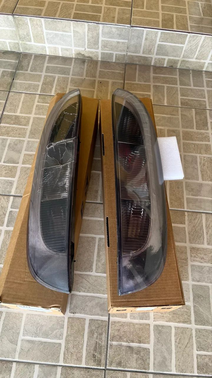 Kit com 2 lanternas traseiras para o corsa hach. - Foto 4