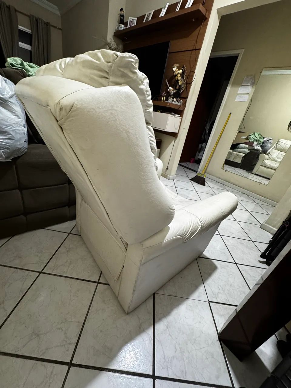 Comfortable Reclining Armchair459238905386127362