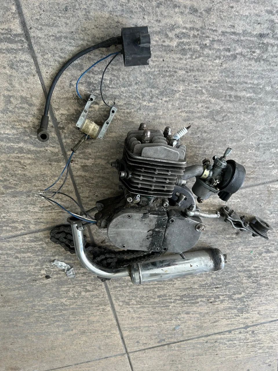 Motor 80cc 2 tempos e quadro aro 26 para colocar o motor - Foto 2