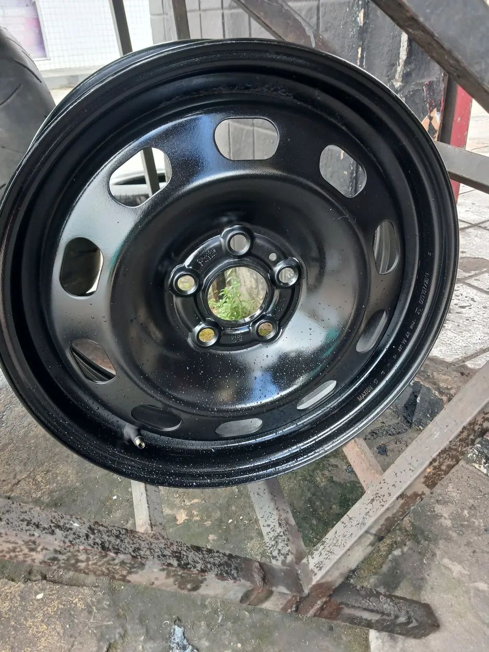 Vendo Roda de Ferro aro 15 5 furos fox polo Space Fox