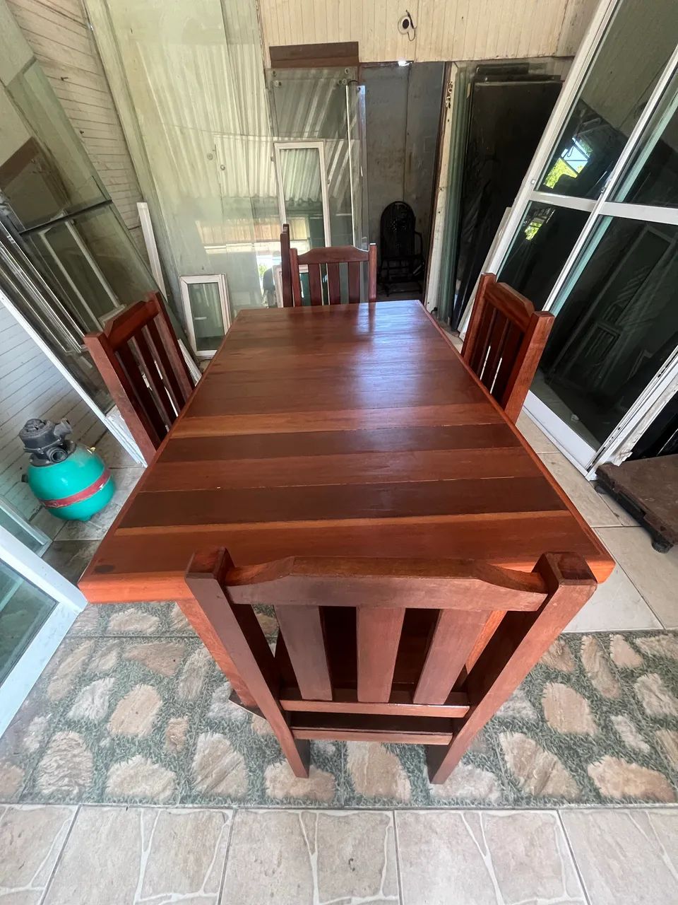 Mesa madeira maciça ipê com 4 cadeiras  - Foto 3