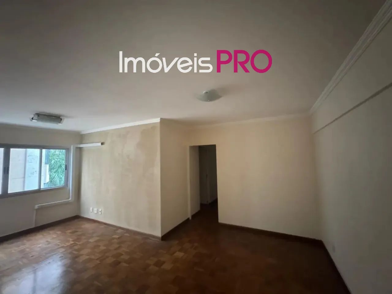 Apto de 86m² com 3 dormitórios sendo 1 suíte e 2 vagas no Itaim Bibi.