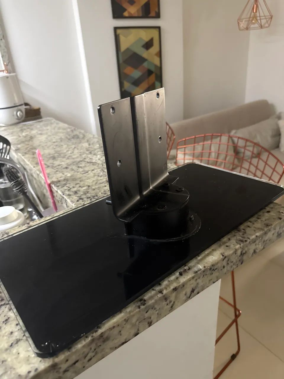 A Philips 42PFL3403/78 é uma televisão de tela LCD com 42 polegadas e resolução HD Ready  - Foto 4