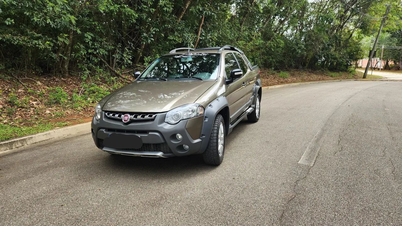 Fiat Strada Adventure1.8/ 1.8 Locker Flex CD 2014 - Foto 2