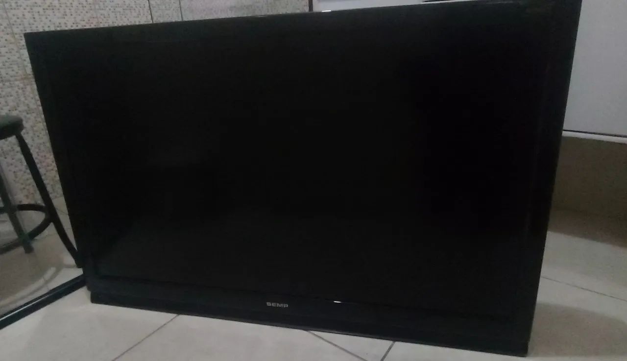 TV Semp Toshiba 42 polegadas - DEFEITO IMAGEM SOME E VOLTA