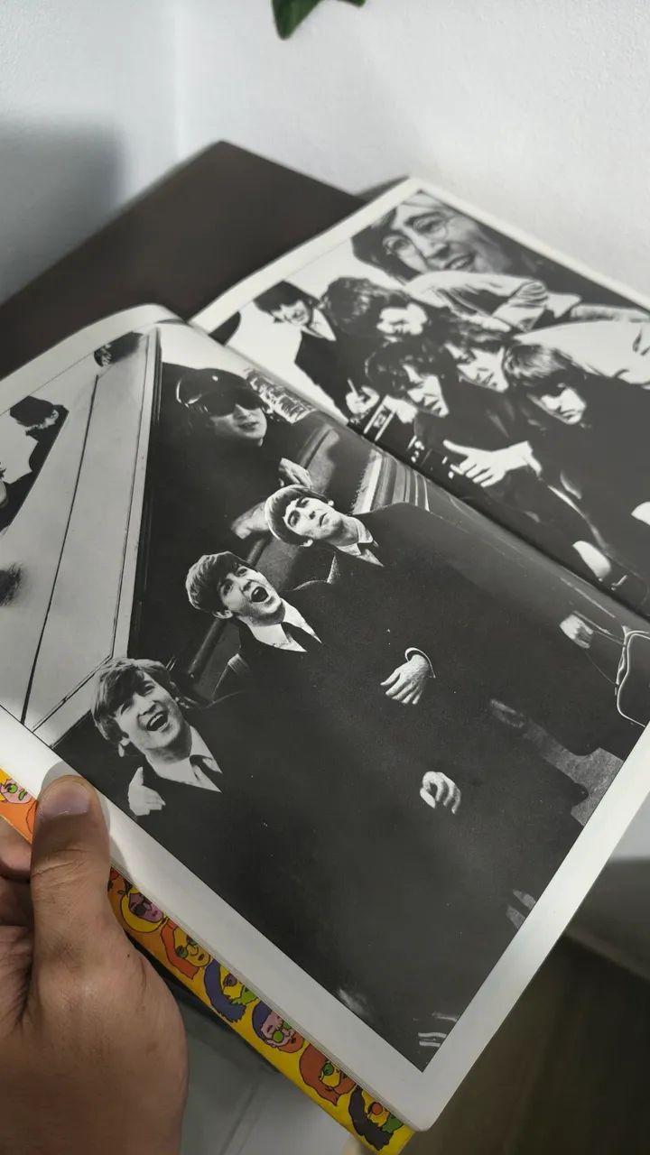 Livro The Beatles Complete: Complete - Easy Guitar Edition - Foto 5