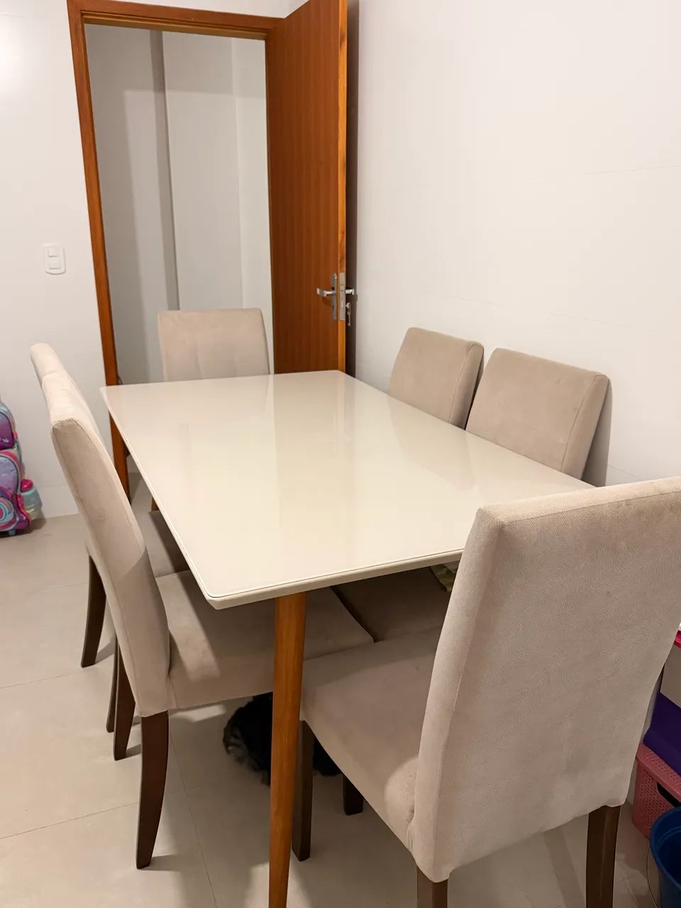 Mesa de jantar de 1,60 (com 6 cadeiras) - Foto 5