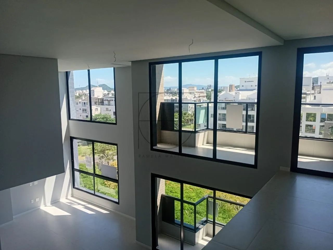 Apartamento duplex com 3 dormitorios com 3 suites 4 banheiros e 2 vagas de garagem