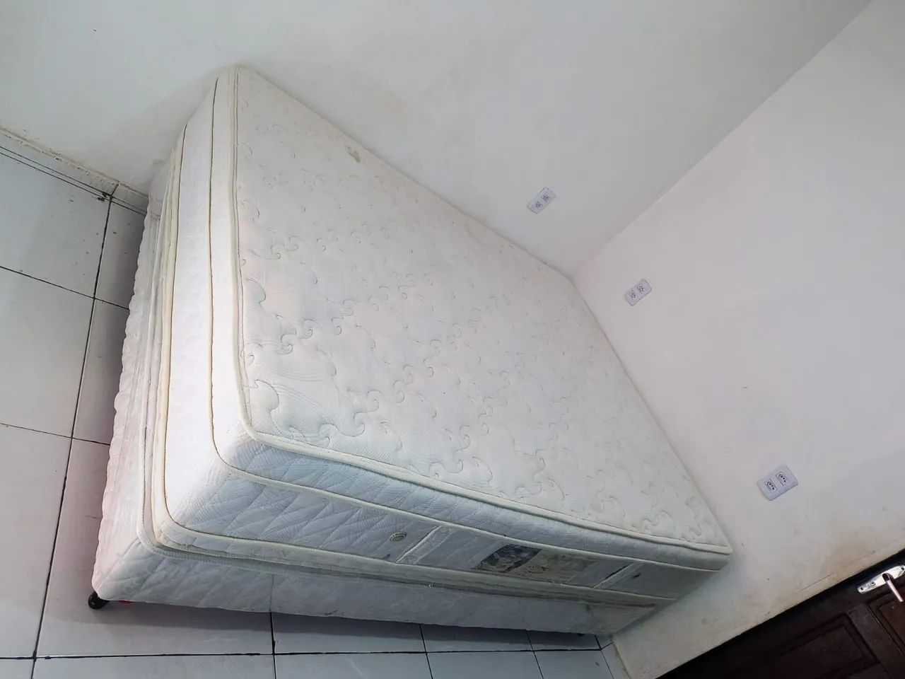 Cama Quenn De Mola Higienizada  - Foto 2