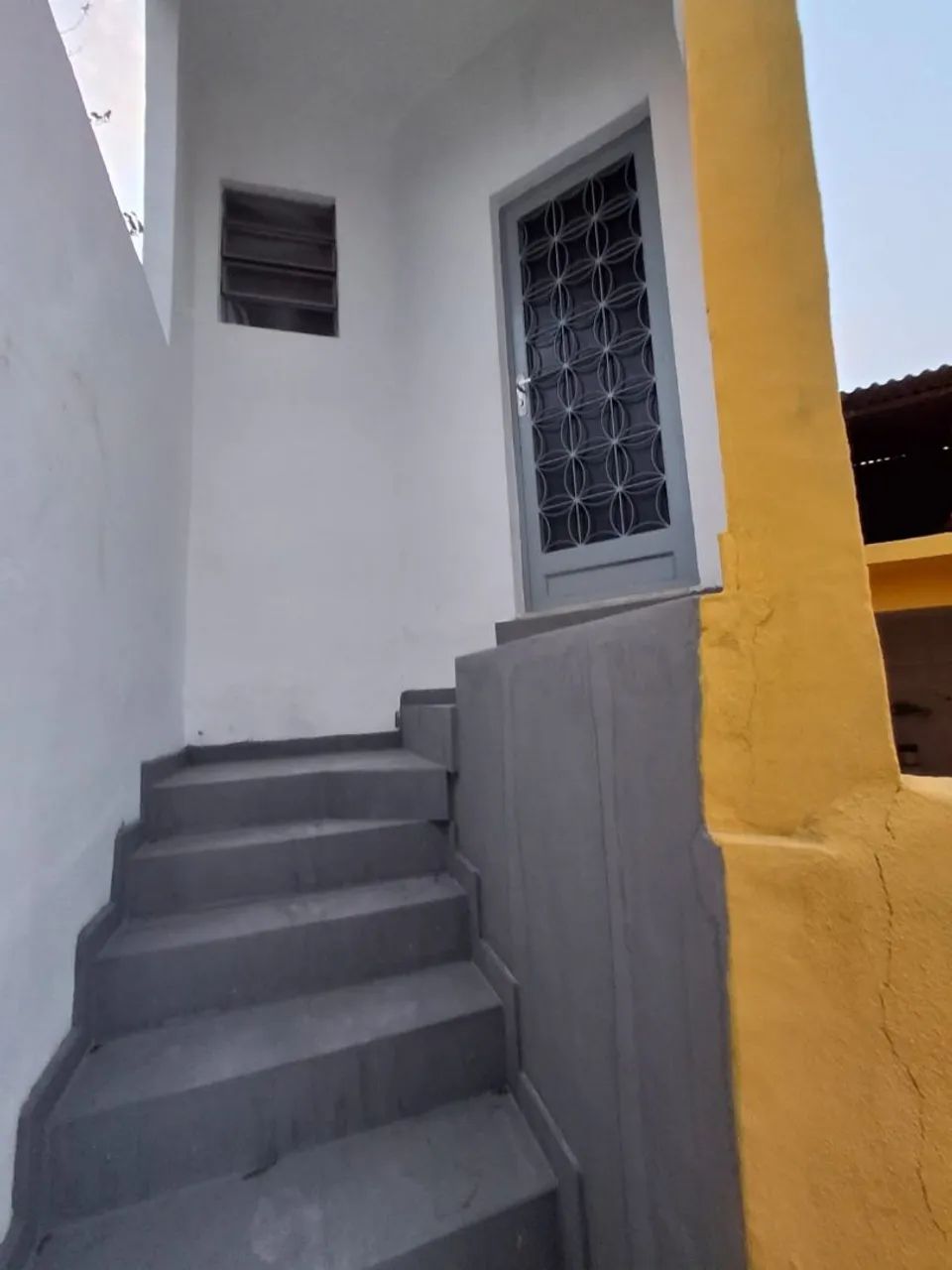 Alugo casa um quarto  - Foto 2