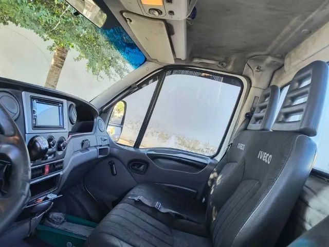 Iveco Daily 35s14 Plataforma 2013 - Foto 4