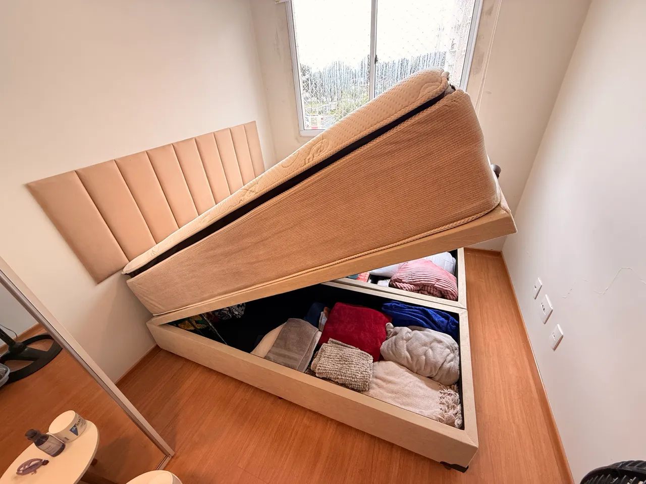 CAMA QUEEN COM BASE BAÚ R$ 2.000,00