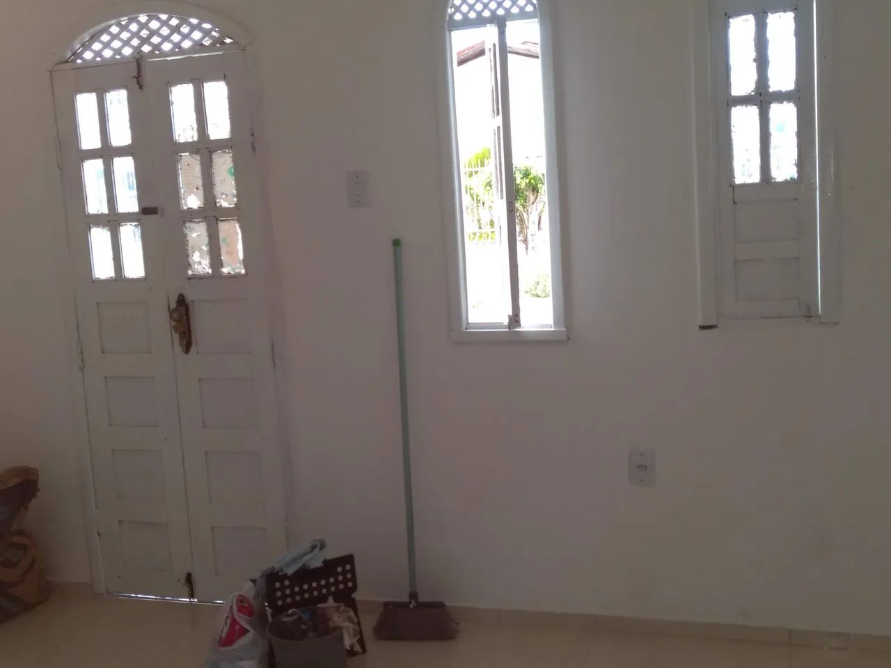 Alugo casa