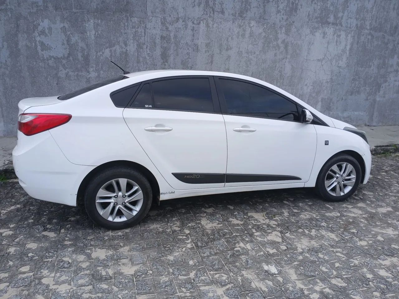 Hyundai Hb20S HB20S C.Plus/C.Style1.0 Flex 12V Mec. 4P 2015