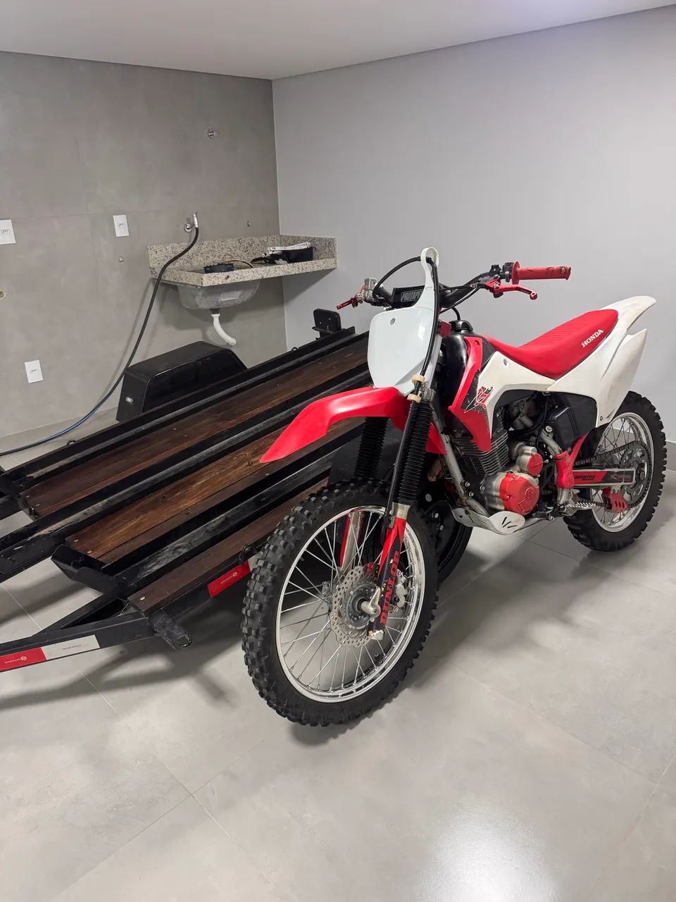 CRF 230F MUITO NOVA