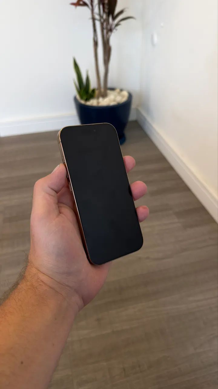 iPhone 16 pro 128gb titanium desert  - Foto 2