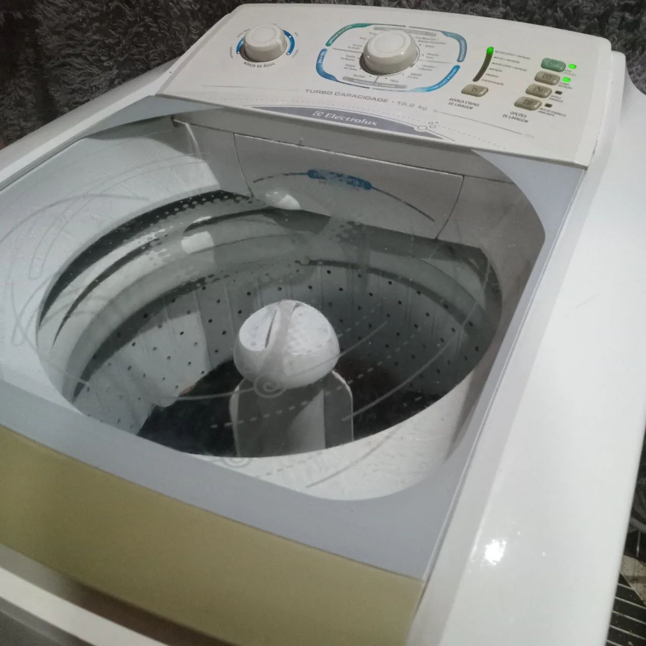 Maquina lavar eletrolux 15,2 kg funcionando  - Foto 5