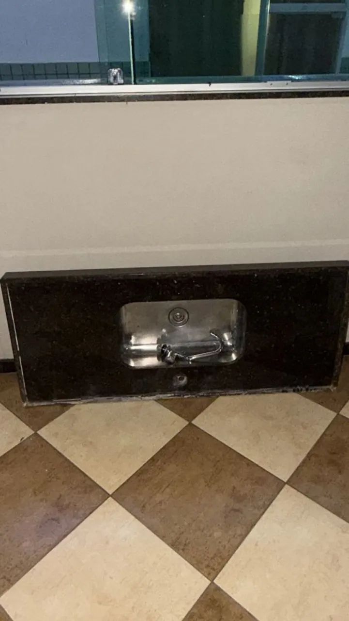 Kitchen sink435689986521180160