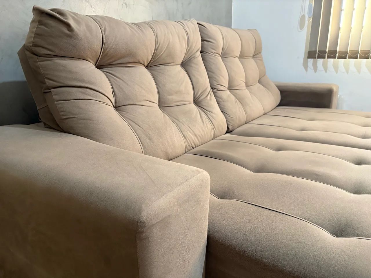 Sofá retrátil 2,20m - Suede - Super conservado!! - Foto 2